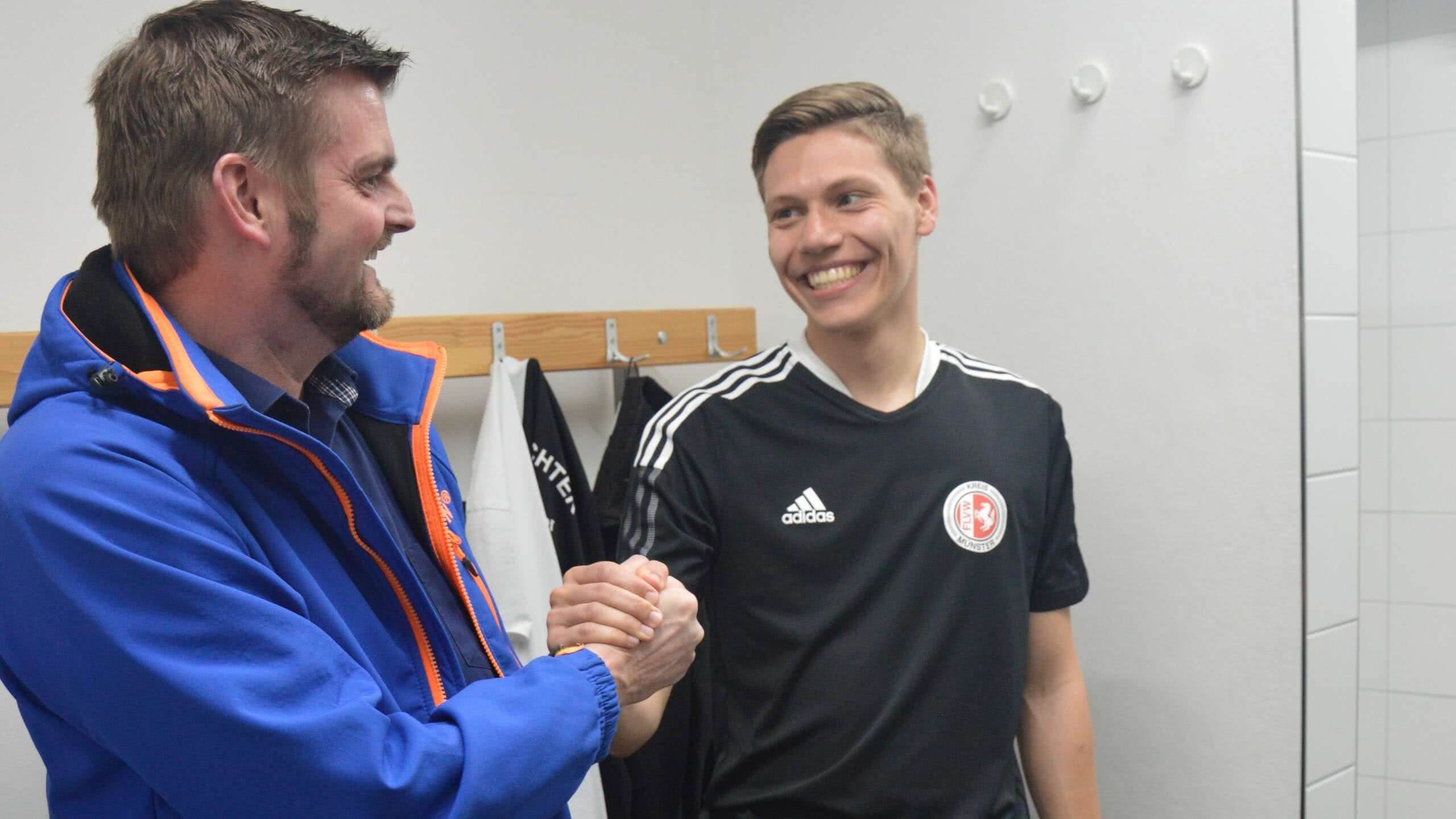Schiedsrichter Beobachtung Steinfurt Schiedsrichter Shake-Hands